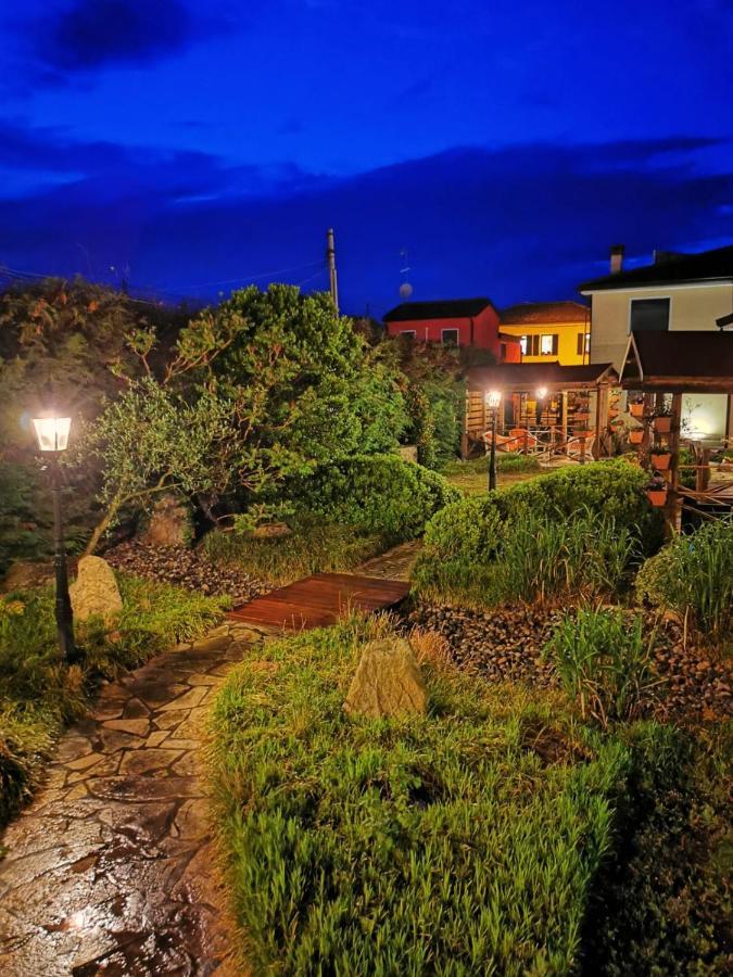 Отель Oasi Di Arcadia Санта-Джулия Экстерьер фото